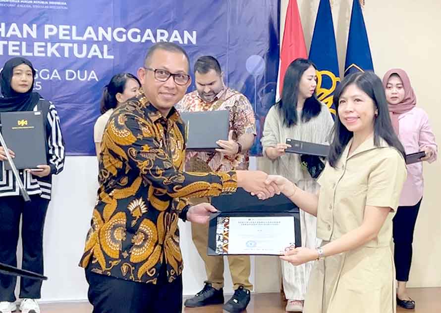 DJKI, PPKUKM, dan ITC Mangga Dua Beri Apresiasi Tenant Produk Lokal Orisinal dengan Merek Terdaftar