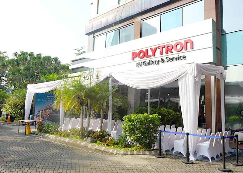 Polytron Buka Showroom Mobil Listrik di Prince Center, Jakarta Pusat