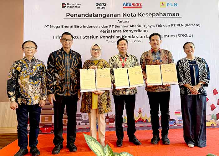 MEBI, PLN dan Alfamart Perluas Jaringan Pengisian Daya Kendaraan Listrik