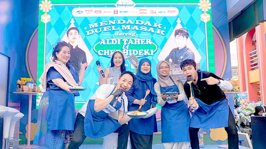 Keseruan Duel Masak Aldi Taher dan Chef Hideki di Rumah Indofood